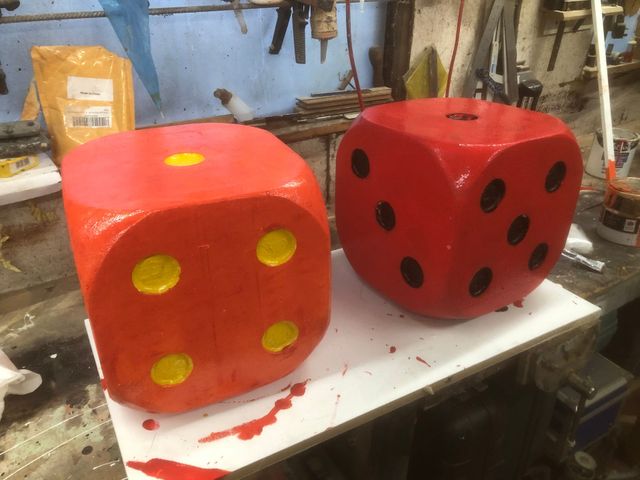 Ludo deals dice stool